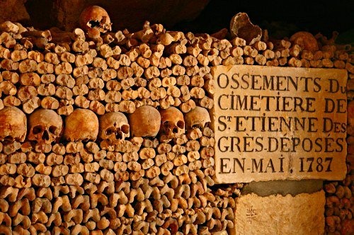 Las-catacumbas-de-Paris-e1343576304450